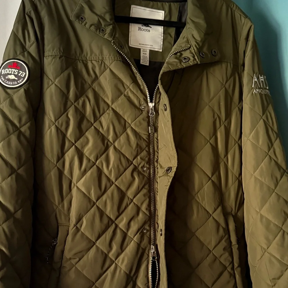 American Horror Story: Apocalypse Roots 73 Green Quilted Jacket Winter Warm Rare - Picture 6 of 6